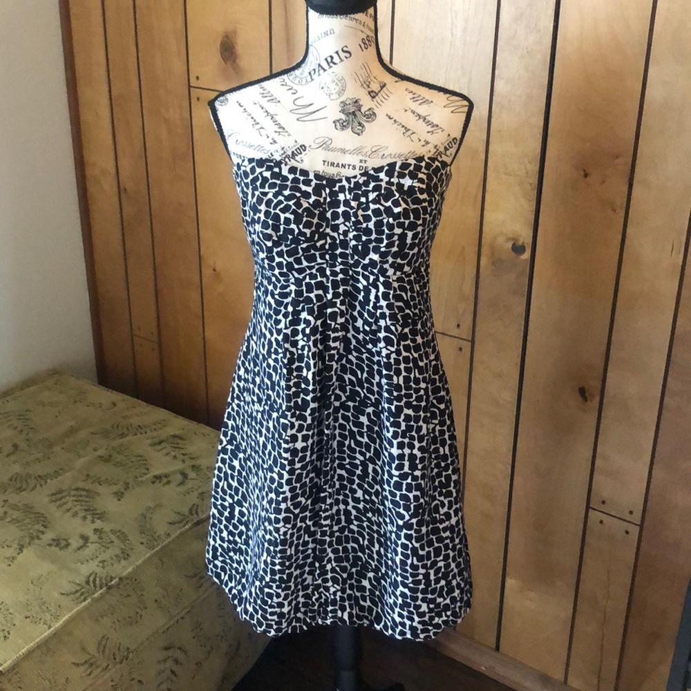 White House Black Market printed strapless dress